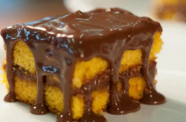 Bolo de Cenoura: Por Que Esta Receita Clássica Nunca Sai de Moda e Como Prepará-la com Perfeição